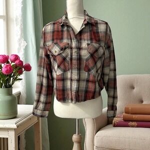 Love Notes Plaid Flap‎ Pocket Snap Front Cropped Shirt Size S
